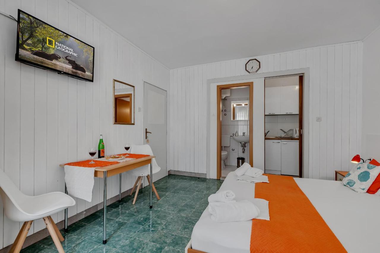 Apartments Miranda Sea & Nature Makarska Exterior photo