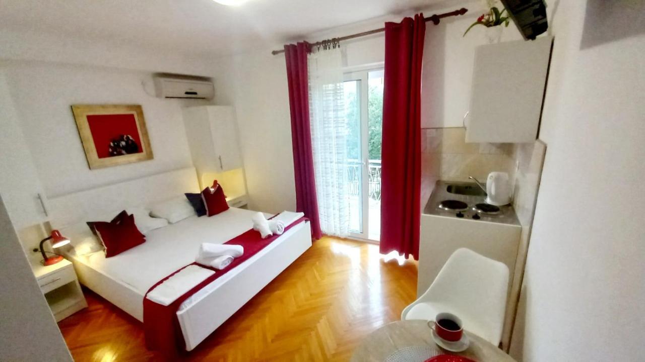 Apartments Miranda Sea & Nature Makarska Exterior photo