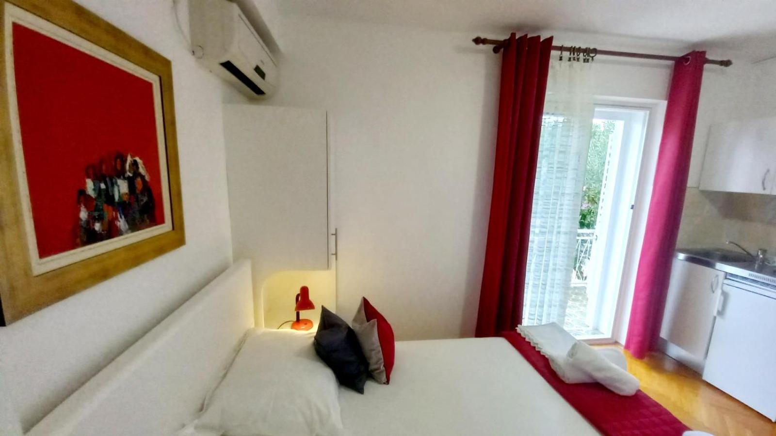 Apartments Miranda Sea & Nature Makarska Room photo